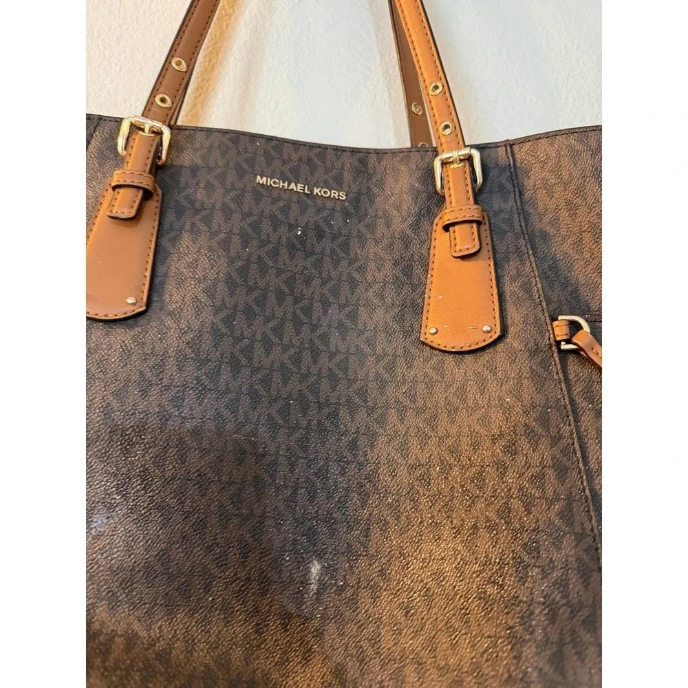 Michael Kors Voyager East West Tote- Brown‎